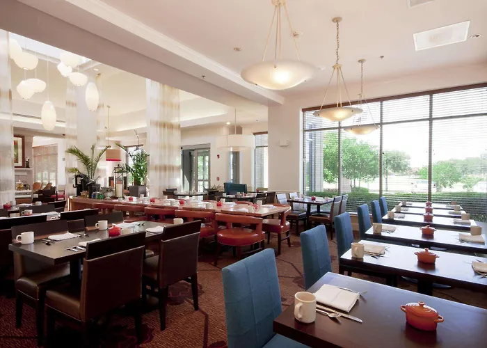 Hilton Garden Worth/fossil Creek 3*
